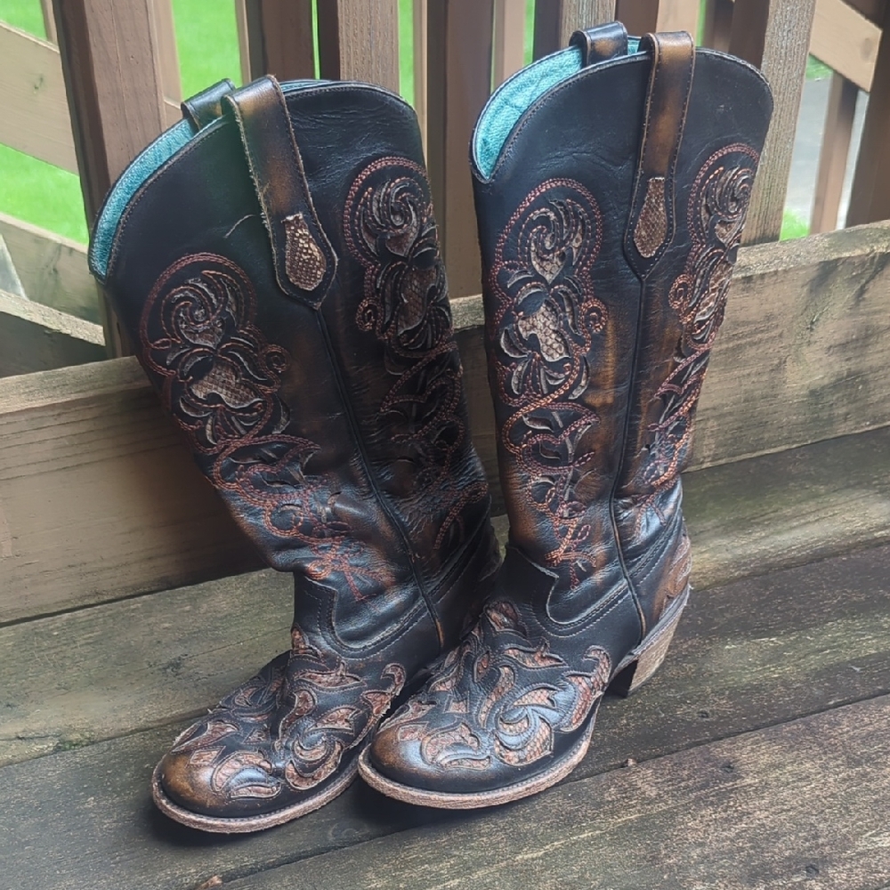 Corral Black and Brown Heeled Boots